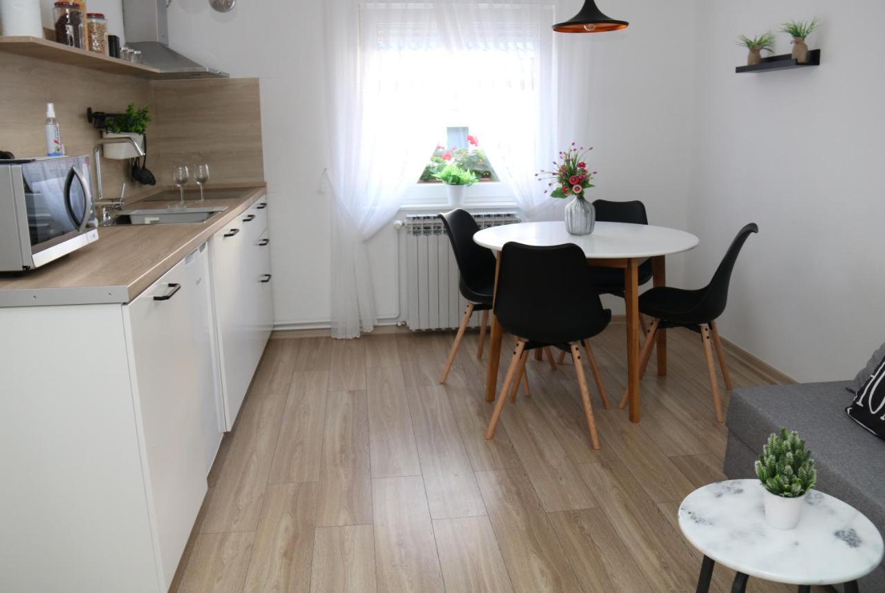 Apartman Relax Ðakovo Exteriör bild